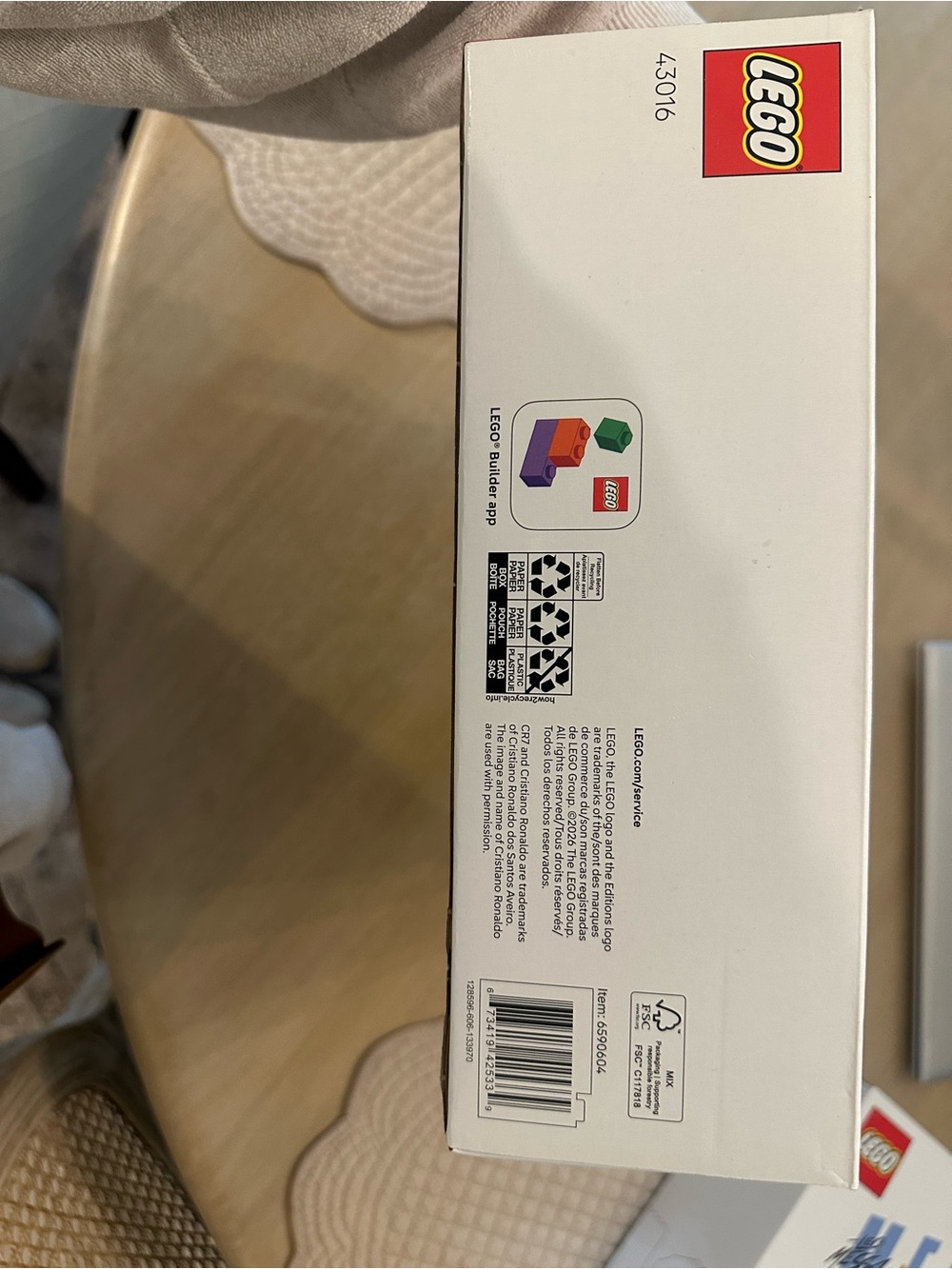 LEGO White Box with Red Logo - Picture 3 of 3